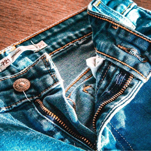 LEVI’S 26 JEANS - Picture 4 of 5